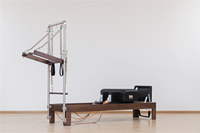 Máquina de Pilates Profesional Personalizable de Madera Sólida, Reformer Clásico de Nogal con Torre