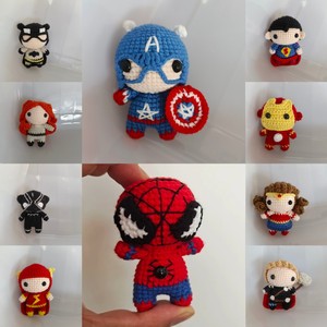 CHANGXU CRAFT Portachiavi Fatto a Mano Dipinto a Mano con Personaggio Anime Retrò Carino <span class=keywords><strong>in</strong></span> Lana a Quattro Linee all'Uncinetto, Ciondolo Decorativo per Borsa - Product Image 2