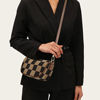 Sac à main cylindrique mini à carreaux pour femme, sac à bandoulière en toile à motif damier, sac à chaîne pour femme