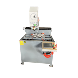 Machine de poinçonnage de fenêtres en aluminium des fabricants chinois, dotée de composants essentiels : moteur, roulement, et composants de moteur. - Product Image 1