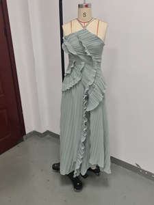 Robe longue plissée chic personnalisée à col halter et dos nu, super volants, pour l'été, élégante pour les soirées et les occasions spéciales, robe de soirée pour femme - Product Image 5