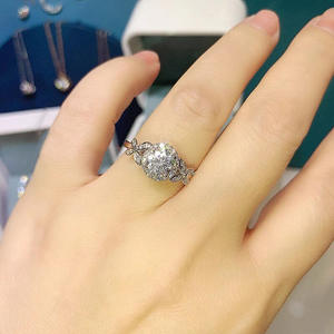 T0944 Anello di Fidanzamento Classico da Donna con Diamante Naturale Taglio Brillante Rotondo e Montatura Halo - Product Image 3