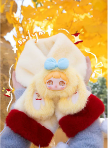Muñeca de Peluche Baby Three Darlym Lovely You con Bufanda, Caja Sorpresa, Temática de Películas y TV, Linda Muñeca de Regalo de Cumpleaños para Niñas de 14+ Años - Product Image 3