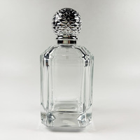 Flacon de parfum en verre de luxe de 50 ml, best-seller, design élégant, vente en gros, avec vaporisateur et emballage personnalisé