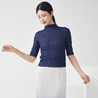 Haut plissé pour femme en gros, texture bulle en relief, col montant, haute extensibilité, style Miyake