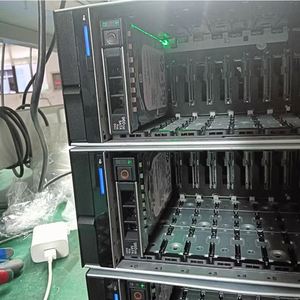 Serveur Rack R740 2U d'occasion reconditionné, 16SFF, 2*Intel Xeon Gold 5215, 128 Go, H330, 2*750W, en stock - Product Image 3
