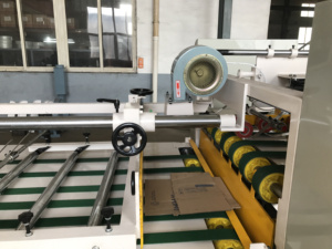 Encolleuse de boîtes en carton ondulé pliante machine semi-automatique à coller machine de fabrication de boîtes en carton - Product Image 6
