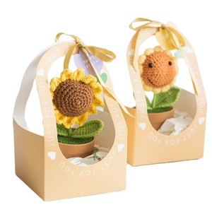 Ramo de hilo de ganchillo hecho a mano para maestra, caja de regalo con maceta de girasol, caja de regalo con maceta de rosa artificial para el Día de la Madre - Product Image 5