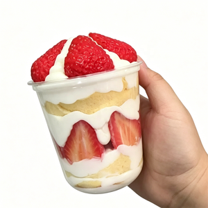โมเดลคัพเค้กสตรอว์เบอร์รี 360 มล. ขนมหวานจำลองแบบเป็นชั้น รูปแบบรักษ์โลก ลายหัวใจ ของตกแต่งร้านกาแฟ ของจำลองสำหรับโชว์ในร้านเบเกอรี่ ทำจากพลาสติก - Product Image 6