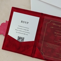 Invitation de mariage élégante et luxueuse en velours bordeaux, couverture rigide, faite à la main, personnalisée, 5x7 pouces, avec dorure à chaud et carte en acrylique transparente