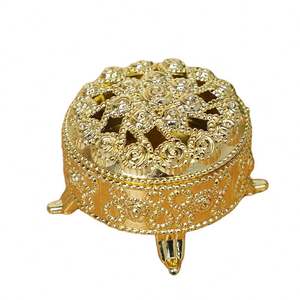 Vente en gros bon marché Récipient <span class=keywords><strong>à</strong></span> <span class=keywords><strong>dragées</strong></span> en plastique Boîte en plastique orientale Forme de brûleur d'encens Boîte <span class=keywords><strong>à</strong></span> <span class=keywords><strong>dragées</strong></span> en or et argent Coffre <span class=keywords><strong>à</strong></span> <span class=keywords><strong>dragées</strong></span> oriental - Product Image 4