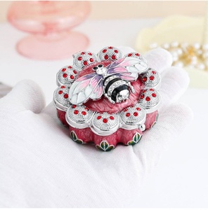 Macaron Promotion Boîte cadeau à <span class=keywords><strong>bijoux</strong></span> unique pour la décoration de la maison Boîte à bibelots en émail pour enfants Cadeaux - Product Image 6