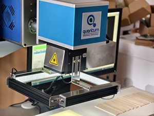 Quantum Laser galvo CO2 75 Wát Laser đánh dấu máy cho nhựa gỗ da với CCD visonal hệ thống định vị - Product Image 3