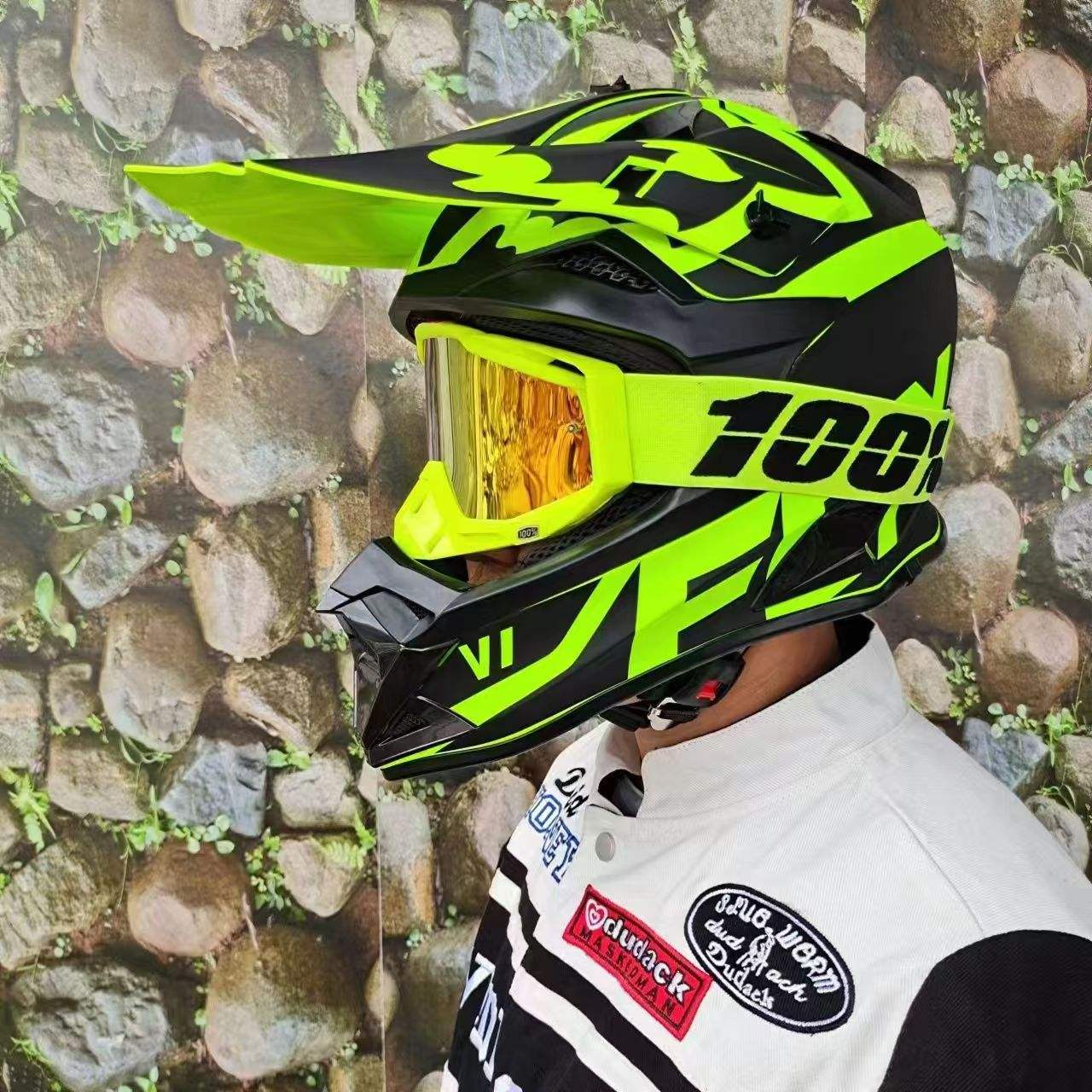 Motif vert V1 avec des lunettes et des gants gratuits