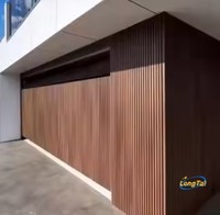 LONG TAI Villa oculta automática rejilla de aluminio negro puerta de garaje rejillas modernas listones puertas de garaje con puertas peatonales