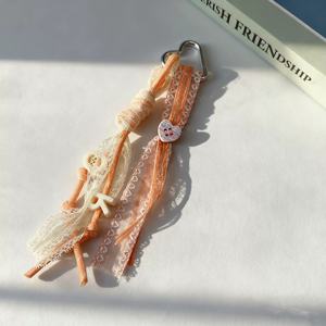 Se aceptan personalizaciones: Dijes para bolsos, accesorios de ropa, mosquetones de aleación de zinc con forma de corazón, cuentas con letras, correas, llaveros largos de encaje estilo princesa - Product Image 3