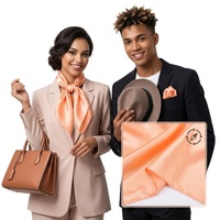 Écharpe carrée en satin de pêche personnalisée pour accessoire de mode féminin