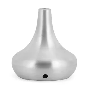 Sombra colgante de cebolla disponible con una sombra soplada a mano esmerilada y un cordón de malla metálica en una variedad de colores - Product Image 1