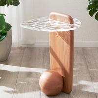 Table basse d'appoint en bois massif avec plateau texturé en verre résine, design unique, sculptural, moderne, nordique, multifonctionnelle pour salon et entrée