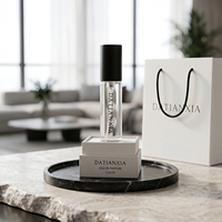 Flacon de parfum neutre de luxe du fabricant, flacon de parfum vide transparent en verre avec vaporisateur et bouchon magnétique