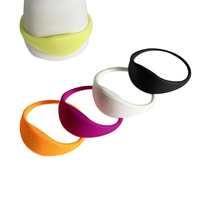 Bracelet en silicone RFID personnalisé 13,56 MHz NFC |   Bracelet de paiement sans argent liquide pour les événements |   Bande de contrôle d'accès imperméable
