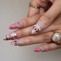 Ongles à presser Sweet-Girl en acrylique, motif écossais rouge, nœud argenté, cœur en strass, forme amande, dégradé rose, fabrication artisanale de haute qualité
