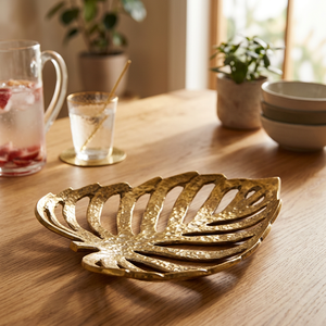 Assiette décorative en forme de feuille dorée, en métal, faite à la main, style glamour, vaisselle de fête - Product Image 5