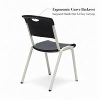 Chaise d'entraînement empilable en plastique avec pieds antidérapants et structure métallique thermolaquée