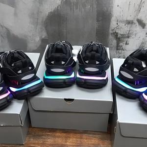 Sneakers de luxe pour hommes, style rétro, tendance, plateforme, chaussures de marche de haute qualité, design LED 3.0, chaussures de course en plein air - Product Image 2