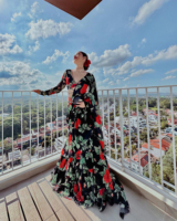 Saree à volants avec chemisier Surat de créateur Matériel de sari indien Bollywood avec chemisier Vente en gros Saree de couleur noire