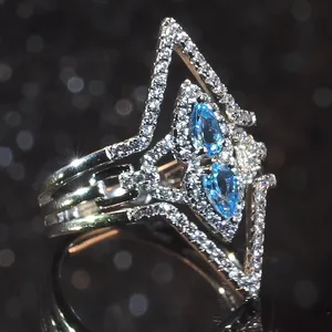 로맨틱 블루 로즈 컷 포장 설정 다이아몬드 결혼 반지 보석