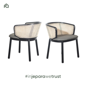 Chaise Cika, une chaise sophistiquée en teck avec assise rembourrée, conçue pour offrir confort, durabilité et style classique. - Product Image 5