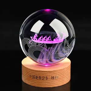 Glanzend Kristalhelder K9 Glazen Bal Met Houten Basis 3d Lasergravure Kristallen Bol Met Lichte Basis Stand