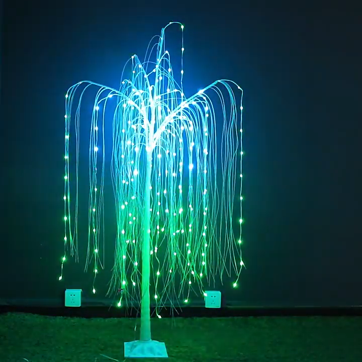 屋外でライトアップされたスマートなしだれウィローツリーRGB色