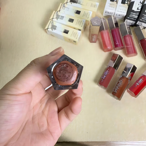 Brillo Labial de 9 Colores con Alto Brillo, 9 ml, Hidratante, Voluminizador, Luminizador Labial de Larga Duración, Acabado Espejo, No Pegajoso, para Todos los Tonos de Piel - Product Image 6