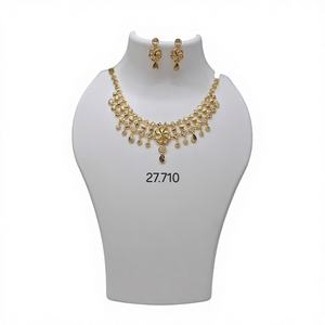 Parure de collier plaqué or à motif floral avec pendentifs perles et boucles d'oreilles assorties pour bijoux de mariage femme - Product Image 2