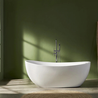 Baignoire autoportante en acrylique ovale moderne à dossier haut avec ensemble d'accessoires de salle de bain pour maison, hôtel, villa