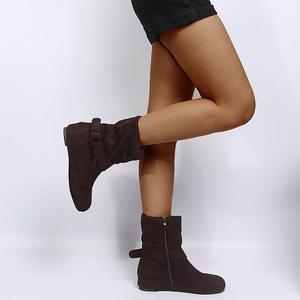 <span class=keywords><strong>Bottes</strong></span> de chevalier à talon plat à tube court en <span class=keywords><strong>daim</strong></span> de style européen américain à la mode transfrontalière pour femmes en grande taille - Product Image 3