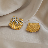 Boucles d'oreilles tendance bicolores inspirées de l'océan avec perles et clous : Acier inoxydable plaqué or 18 carats avec revêtement PVD, boucles d'oreilles polyvalentes
