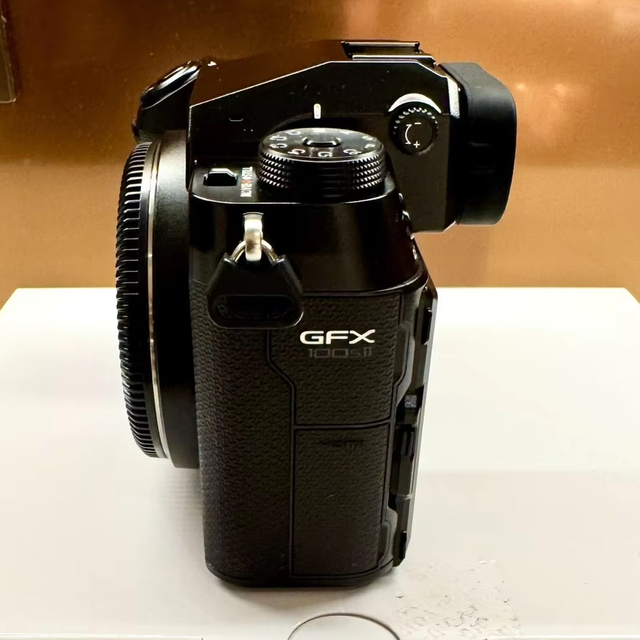 Professional Digital Camera Fujifilm GFX100s 102MP 4K/30p Video Recording DSLR Camera Stabilized 5fps SD Card Wi-Fi
