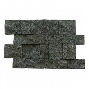 Revêtement mural en pierre de basalte gris de Bali de qualité export, finition vieillie, 17 mm d'épaisseur, découpé sur mesure, durable, écologique, modèle face rocheuse - Product Image 1