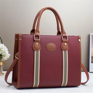 Wholesale Luxury Designer <strong>Handbag</strong> Women Trendy Large Capacity PU Leather Crossbody Bag - Product Image 3