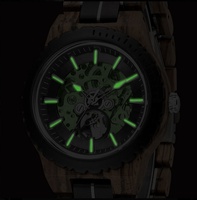 Montre automatique squelette de luxe pour homme en bois avec cadran en verre minéral et bracelet en bois et acier