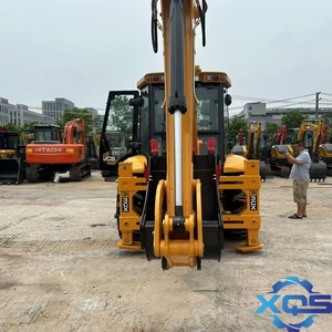 Chargeuse-pelleteuse JCB 3CX 4x4 d'occasion avec godet et bras d'excavatrice – Équipement d'occasion - Product Image 2