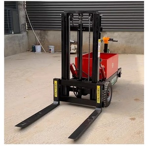 Nieuwe 3-wiel elektrische heftruck met hydraulische capaciteit van 200 kg, hefhoogte 2 m, massieve rubberen wielen en loodzuurbatterij. - Product Image 6