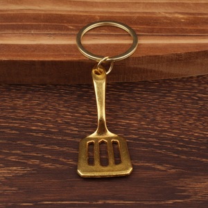 Porte-clés en alliage vintage en forme de poêle et spatule, pendentif en métal, accessoire de décoration pour la maison - Product Image 4