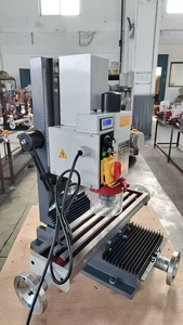 เครื่องกัดขนาดเล็ก รุ่นปี 2026 สำหรับใช้ในบ้าน งาน <span class=keywords><strong>DIY</strong></span> และงานอดิเรก รุ่น BHC13V พร้อมชุดเกียร์หลัก กำลังไฟ 750 วัตต์ ความสามารถในการเจาะสูงสุด 16 มม. - Product Image 4