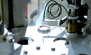 Máquina de llenado y tapado de bolsas de plástico para batidos de <span class=keywords><strong>leche</strong></span> multifunción automática <span class=keywords><strong>con</strong></span> aprobación CE - Product Image 5