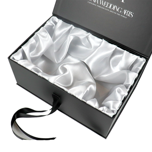 Boîte cadeau carrée en matériaux recyclés de qualité supérieure, ruban exquis, fermeture magnétique à rabat personnalisée en carton pour les cadeaux de fêtes - Product Image 1