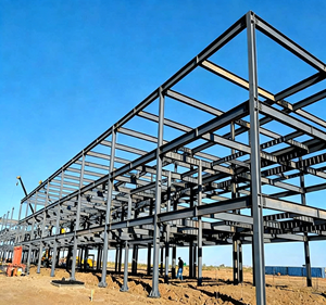 Almacén de Estructura de Acero Prefabricado Confiable, Taller Metálico para Producción Industrial y Almacenamiento - Product Image 1